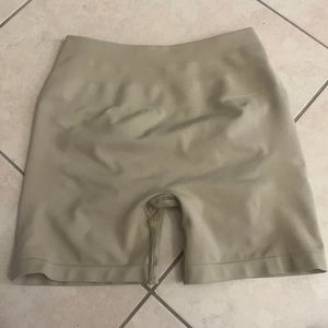 Alphalete Amplify Linen Shorts